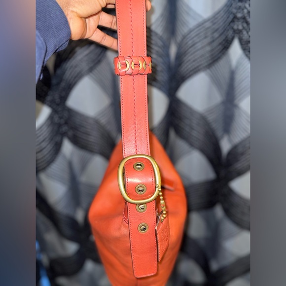 Coach Bleecker Bucket Bag - Picture 4 of 16